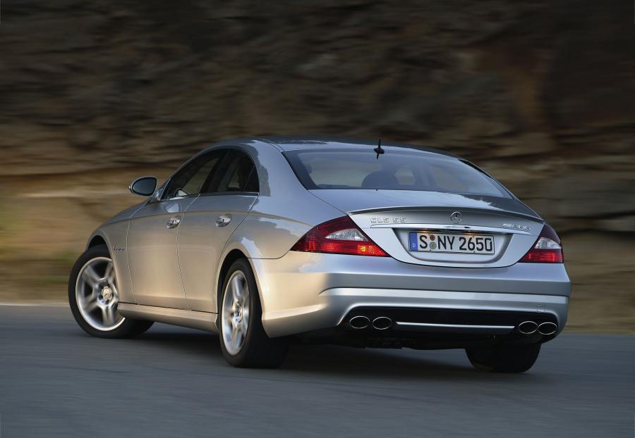  Mercedes-Benz CLS55 AMG 2005 года  (фото 19 из 40)
